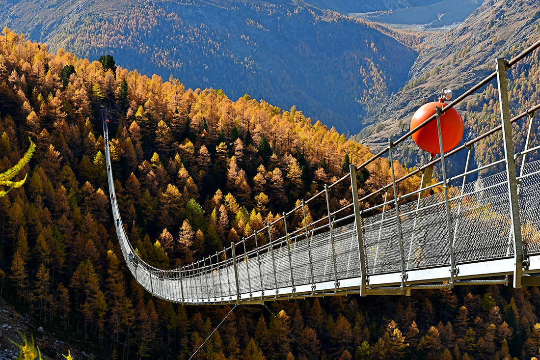The Charles Kuonen bridge on the Europaweg spans nearly half a kilometer (1,621 feet) and hangs 85 meters (279 feet) above the ground at its highest point